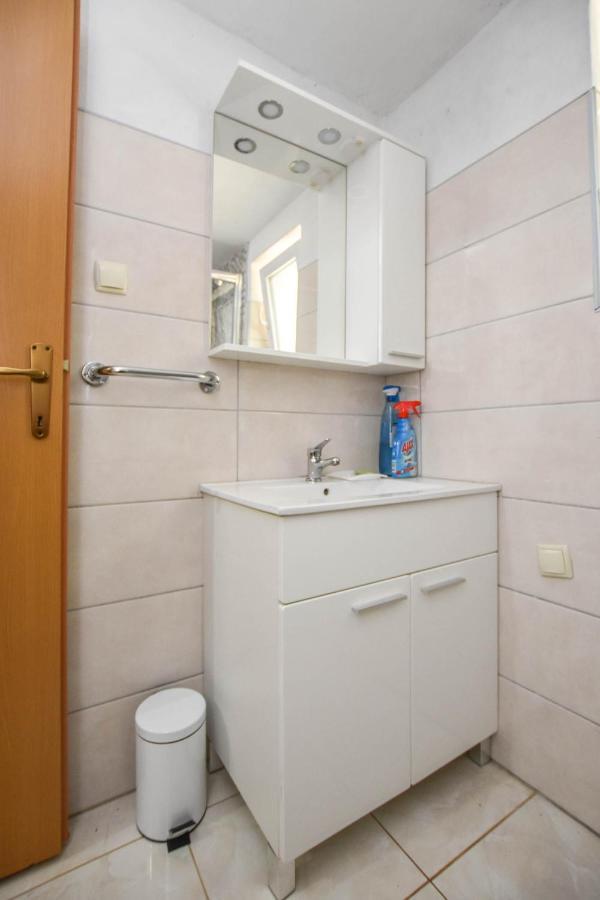 House Oliva Villa Tkon Exterior photo
